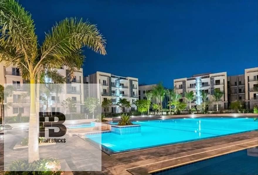 Ready to move in Galleria Residence Compound, located in the heart of the Golden Square, Fifth Settlement. This 125 sqm apartment  with a down payment 6