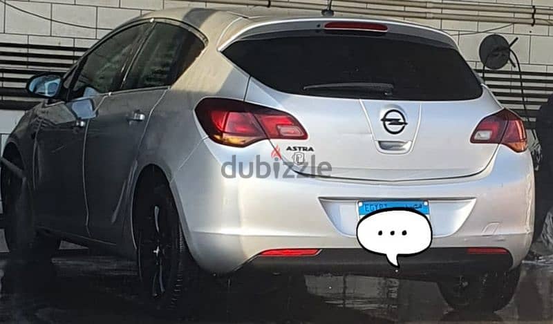 Opel Astra 2012 1