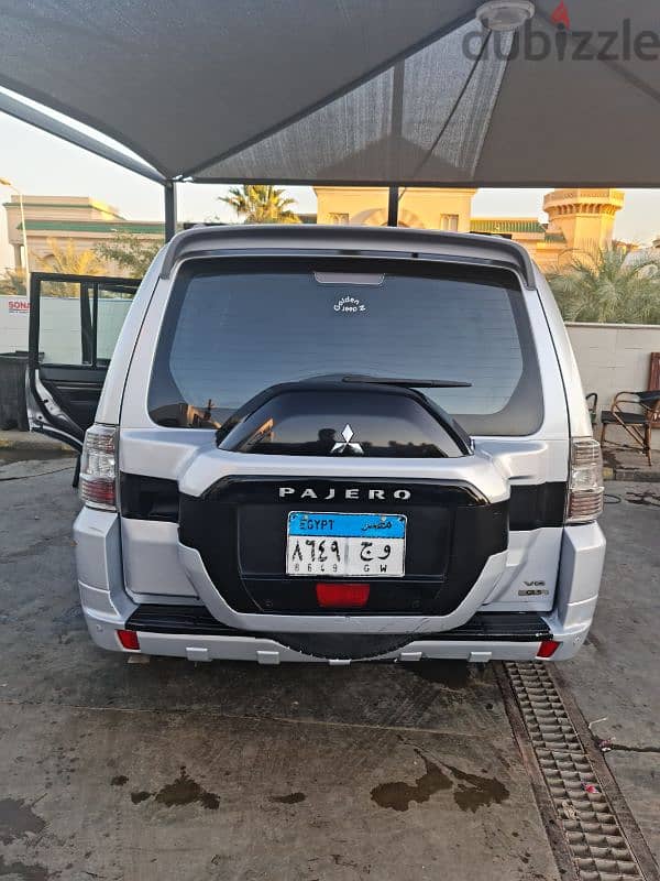 Mitsubishi Pajero 2010 4