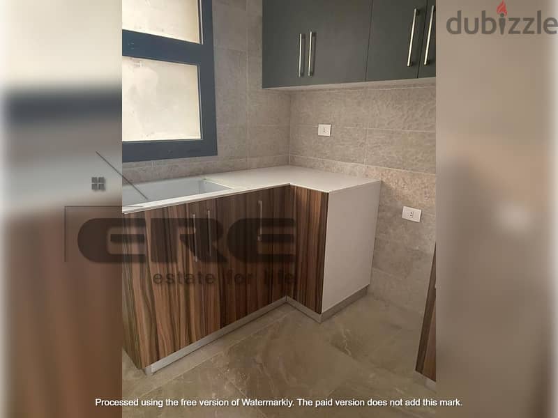 شقه ريسيل في فيفث سكوير160م     Resale apartment in Fifth Square 160m 3