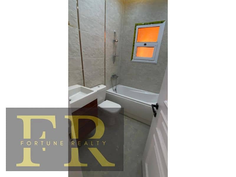 Hot Deal / Townhouse 270 m for rent in Layan Residence Compound - Fifth Settlement 5