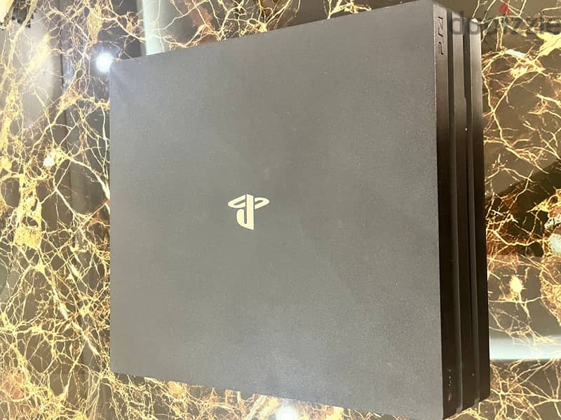 PLAYSTATION 4 PRO -1TB 1