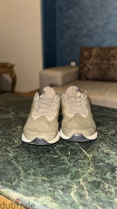 Nike odyssey react “size 43” (Olive green) (good condition)