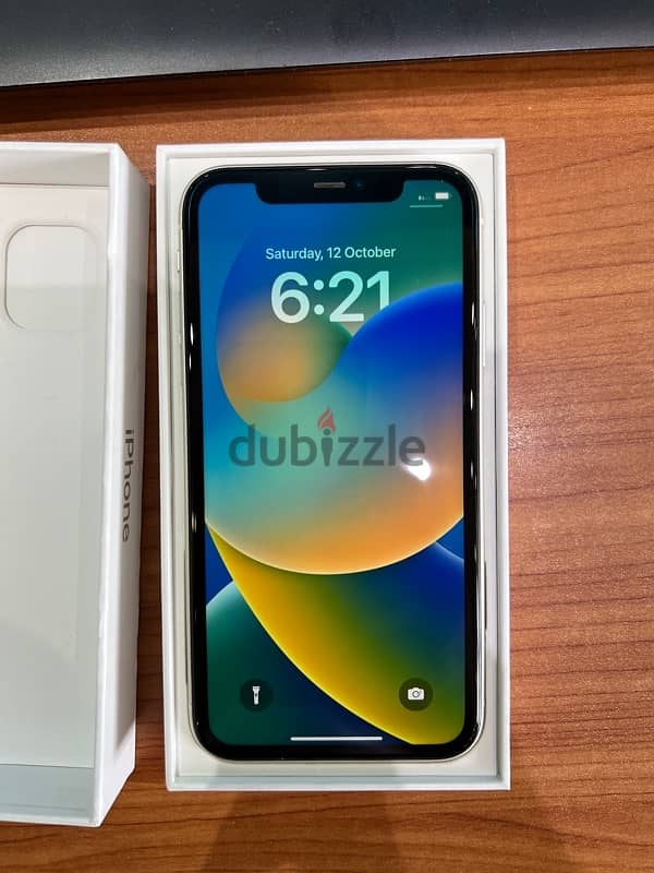 iPhone 11 - 128GB white 3