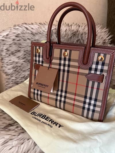 new burberry handbag from italy