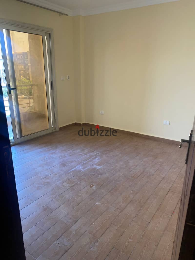 Apartment for rent in El Tagamoa, Dar Misr Compound, El Qarnful, Model A, next to the mosque and the service area  East  Open view 4