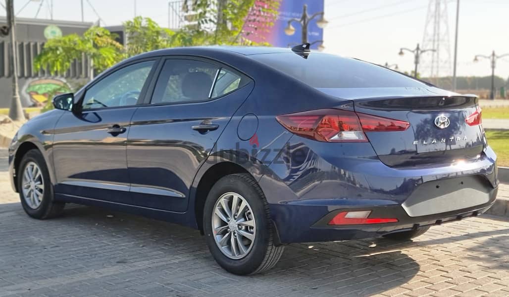 Hyundai Elantra 2025 zero 3