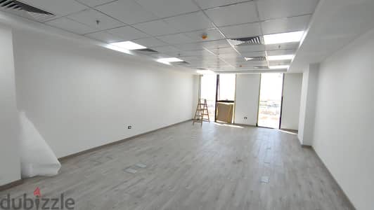 مكتب إداري مميز للإيجار في هايد بارك - Premium Office for Rent in Hyde