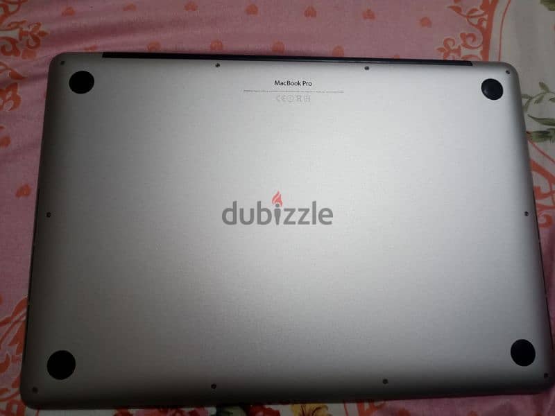 MacBook pro 2015.15 inch 7