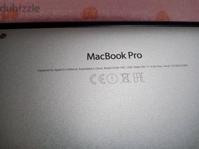 MacBook pro 2015.15 inch 9