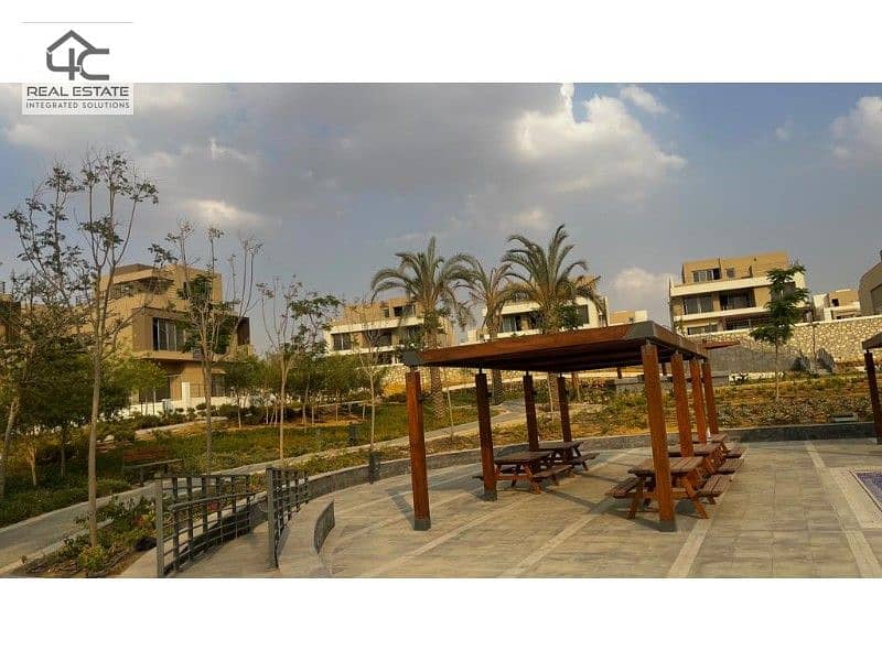 Fully finished townhouse in a prime location in the heart of New Cairo, overlooking the largest landscape 8