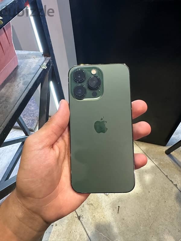 iphone 13 pro olive green 2