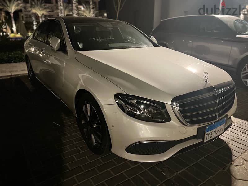 Mercedes-Benz E180 2018 Exclusive 1