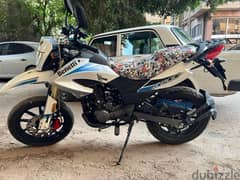 بنيلي VLX200 0