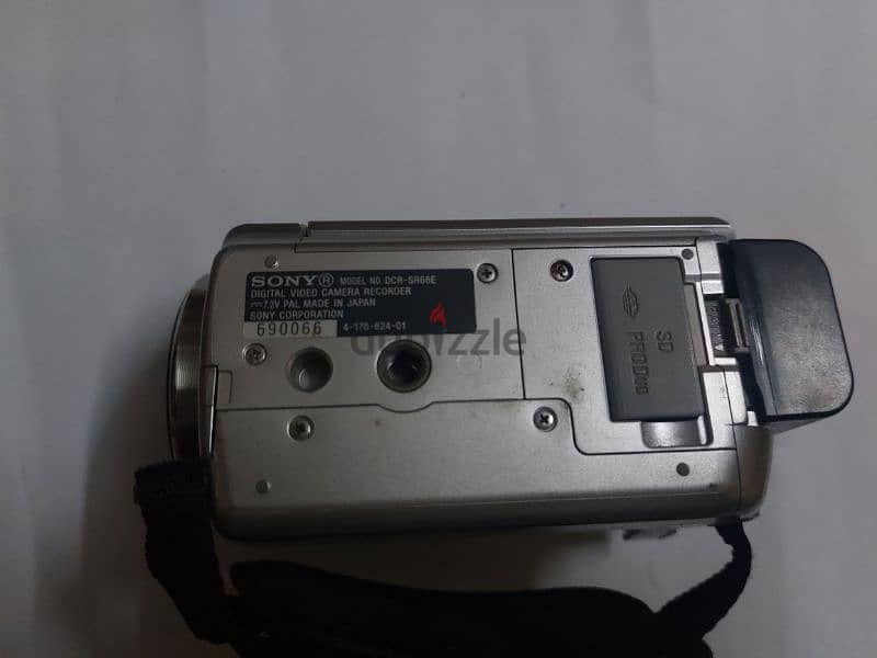 Sony Handycam DCR-SR68 1