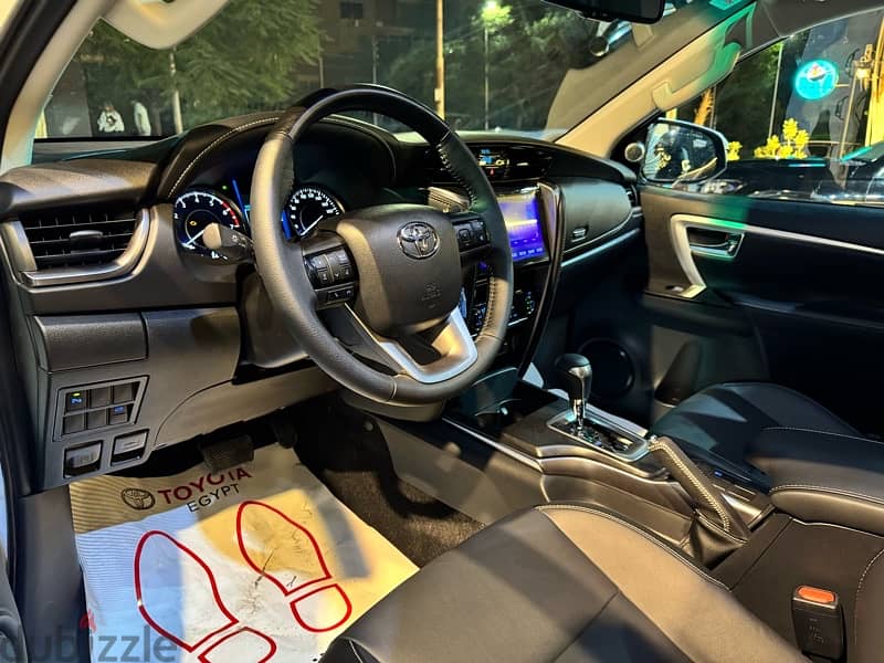 Toyota Fortuner 2025 sport 4.0l 2