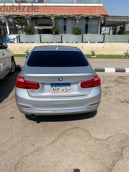 BMW 318i 2018 luxury 4