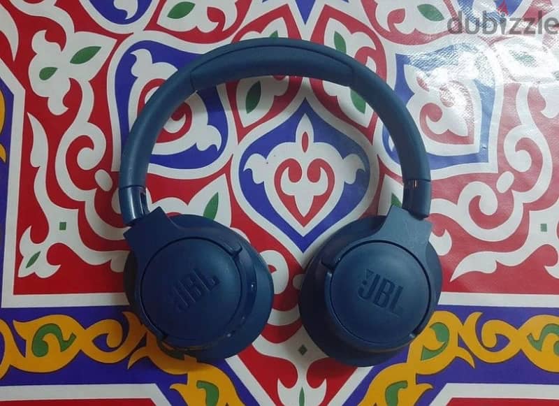 سماعات JBL TUNE 760NC الغنية عن التعريف بحالة شبه جديدة 2