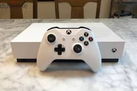 Xbox one s للبيع استخدام قليل