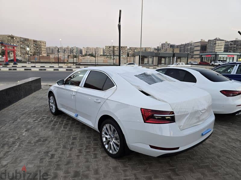 2024 Skoda Superb (Ambition)سكودا سوبرب 2024 زيرو فاتوره ضمان الوكيل 3