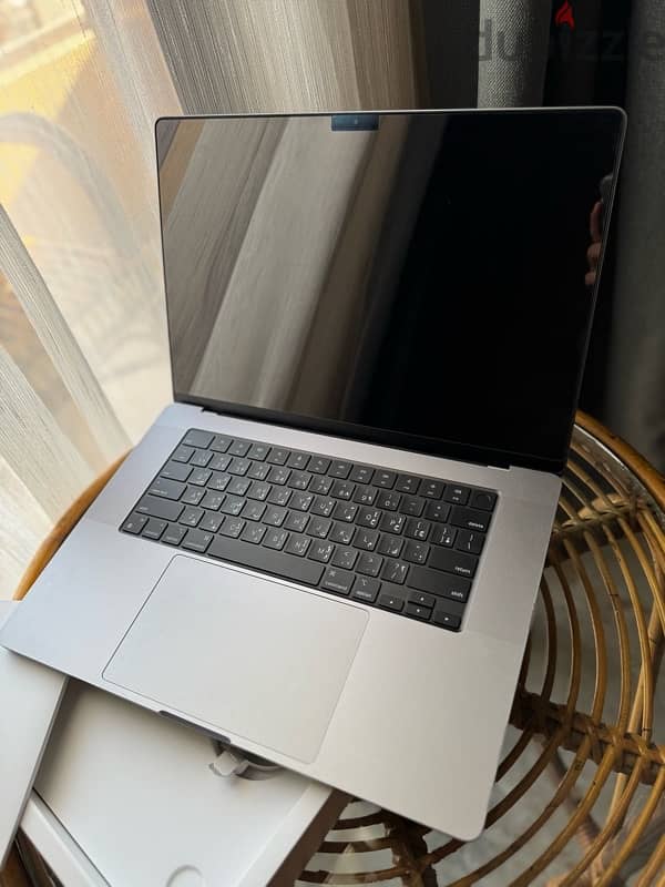 MacBook Pro M2 pro 16 2023 1TB مشحون ٢٢ مره !! 3