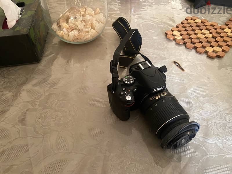 بالتقسيط Nikon 5100 رائعة - من أقل عدد للصور شاتر - شبه لم تستخدم 0