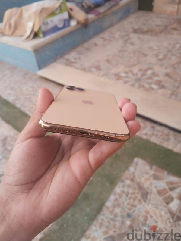 iphone 11promax 64 ايفون ١١ برو ماكس 3