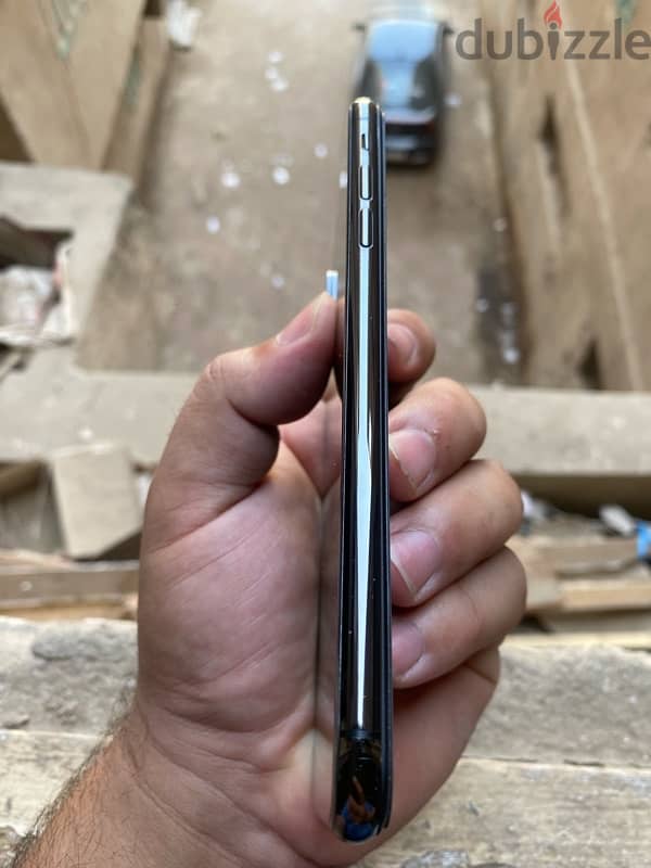 iPhone X max خطين 4