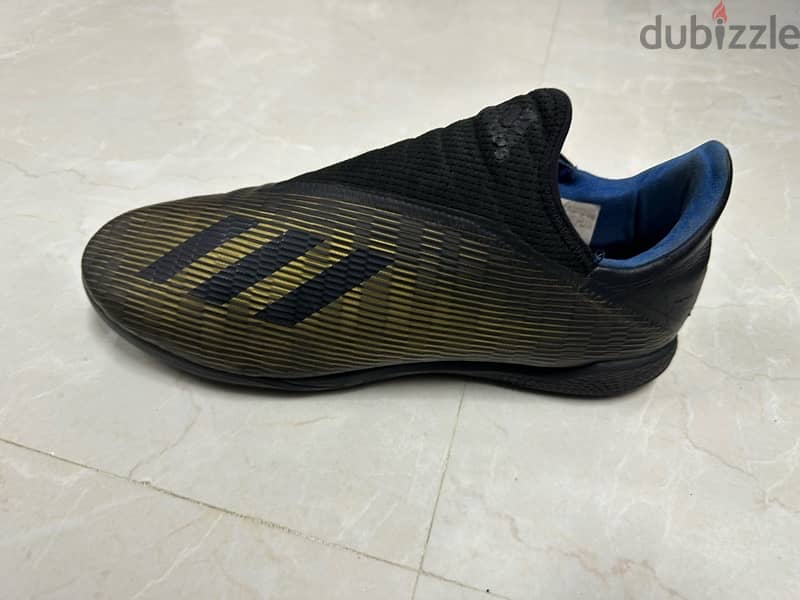 حذاء رياضي adidas مقاس 46 2