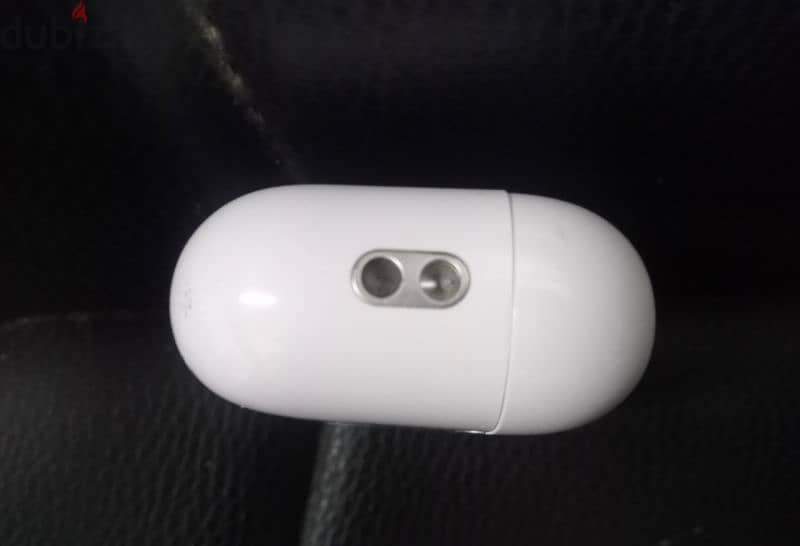 . . Apple Airpods Pro 2. . 4