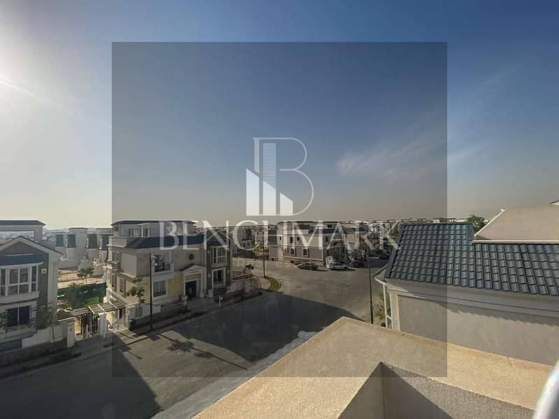 Villa for sale 4Bdr in Mountain View 4 October Compound delivery soon in installment Lake View next to Mall of Arabia and the entrance to Sheikh Zayed 13