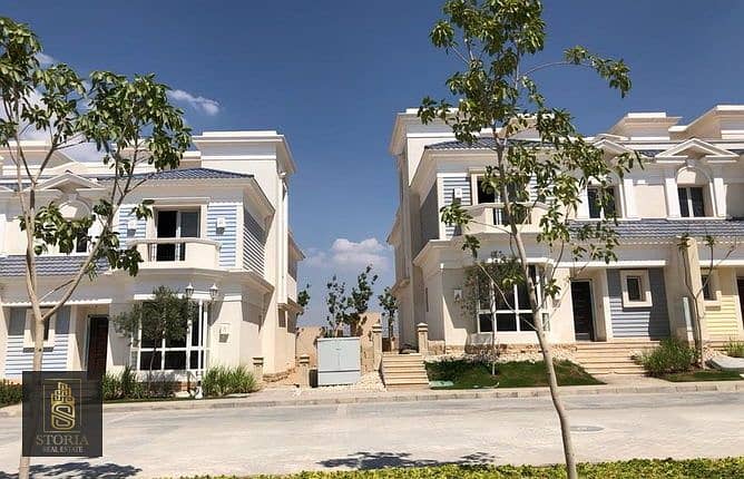 Townhouse villa for sale in Villa Compound only with installments over 9 years, “Kings Way” Mountain View 10