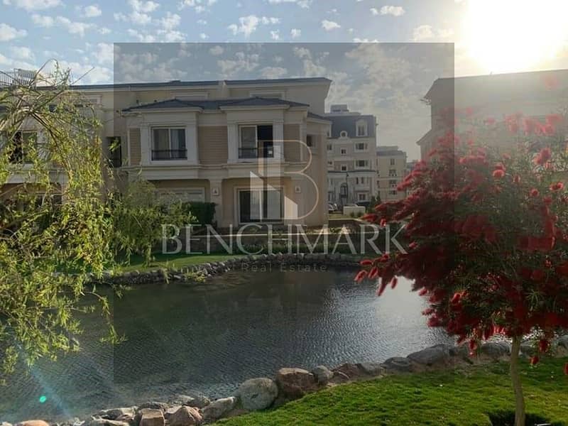 Villa for sale 4 Bdr in Mountain View October Park Compound, delivery now, corner, next to Mall of Arabia, near the entrance to Sheikh Zayed 6