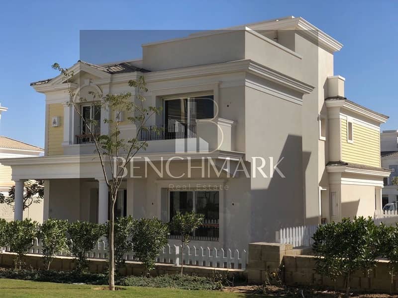 Villa for sale 5 Bdr in Mountain View October Park Compound, delivery now, corner, next to Mall of Arabia, near the entrance to Sheikh Zayed 11