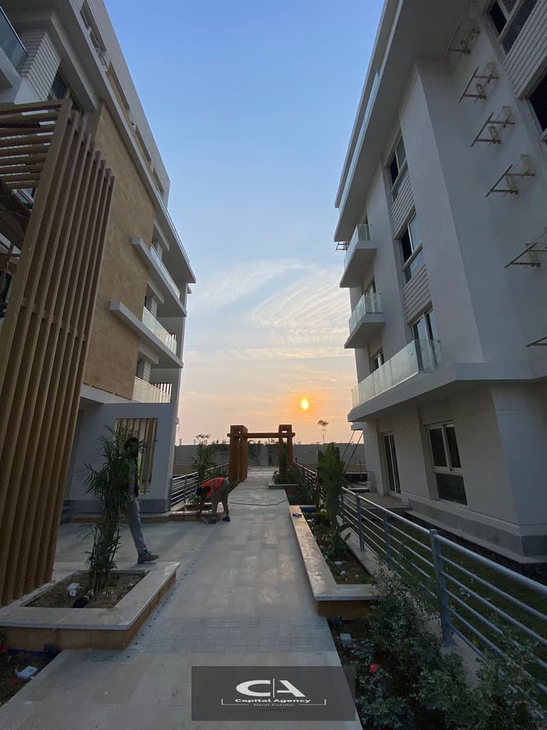 Apartment for sale with 10% down payment in Mountain View iCity October | In installments over the longest payment period A distinctive view 30