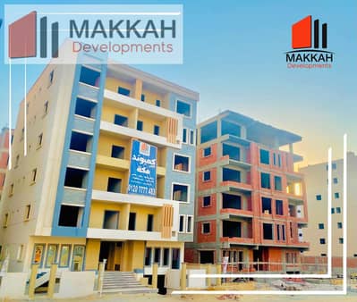 Apartment with an area of 155 square meters, featuring 3 bedrooms and 2 bathrooms, available in the Makkah Mini Compound.