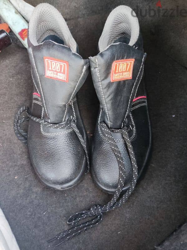 safety shoes 1