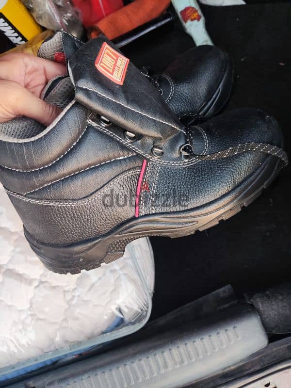 safety shoes 2