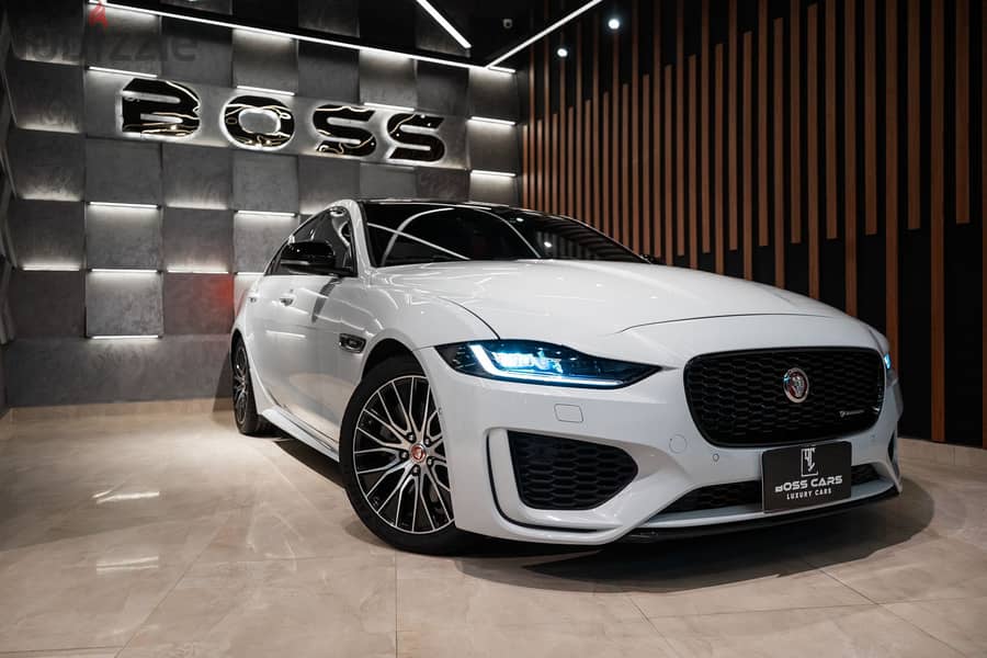 Jaguar Xe Model 2020 1