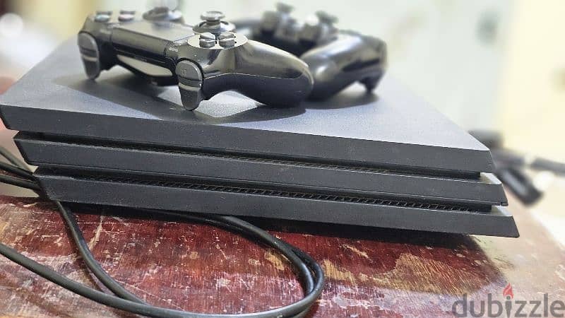 Playstation 4 pro 1 tera with two daulshock 2