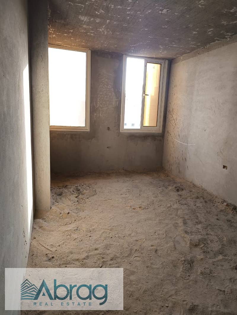 For sale, a 3-bedroom apartment with an open view, second row on Al-Saada Street, next to Maadi Dunes, Zahraa Al-Maadi 6