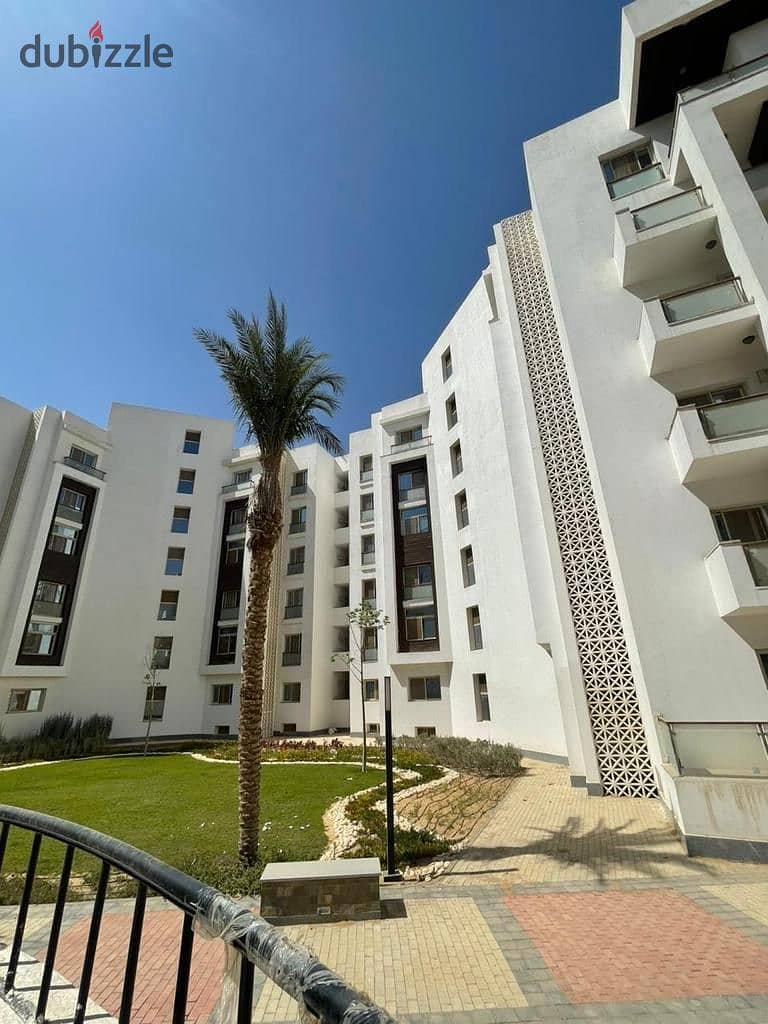 The last apartment, immediate delivery, two rooms, for sale, with a down payment of 780 thousand pounds, inside a compound in the Fifth Settlement, in 22