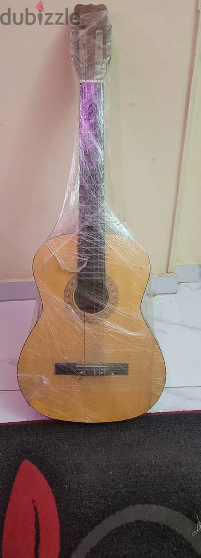 Star fire acoustic guitar like new, كالجديد سبانيش جيتار