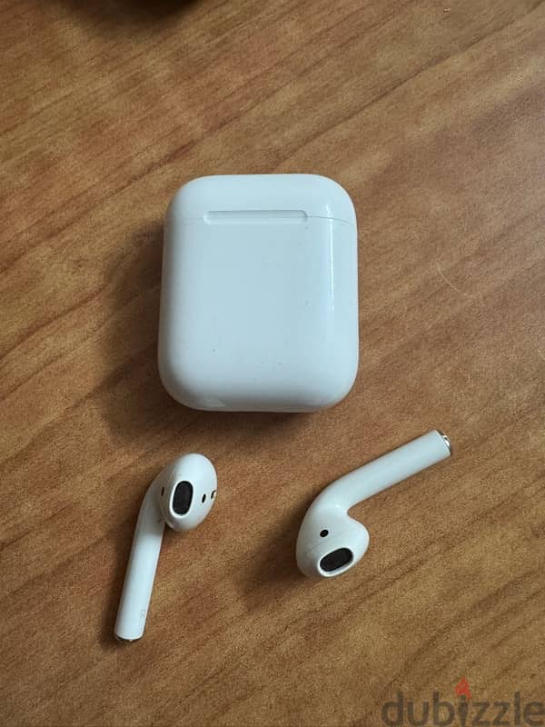 Apple Airpods (2nd Generation) very good condition 1