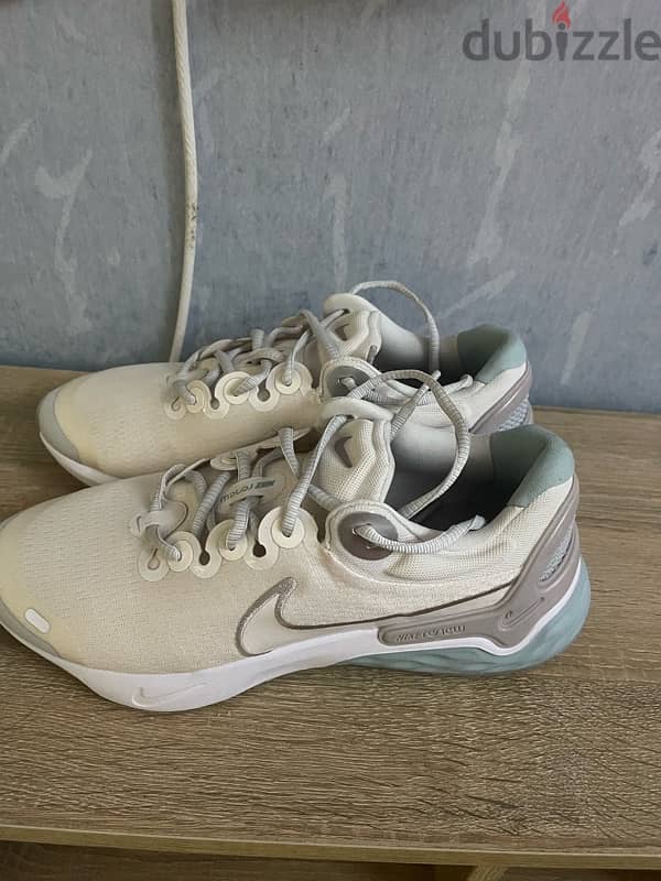 Nike women shoes 4