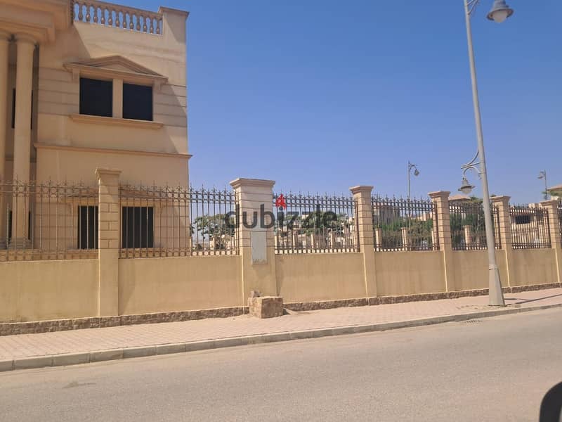 Standalone villa for sale in Royal City Compound Al Sheikh Zayed City 2