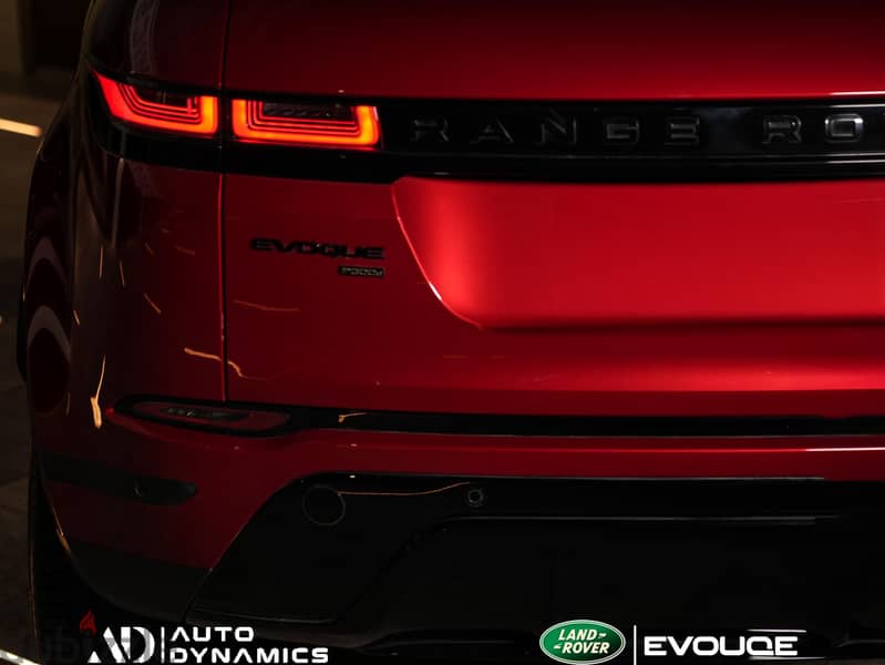 2023 Range Rover Evoque SE P-300e 3