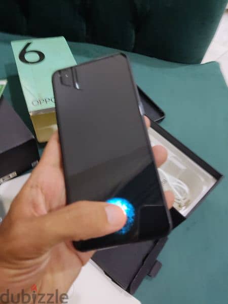 Oppo Reno 6 حالته جيده جدا معاه كرتونه والشاحن الأصلي وجر 5