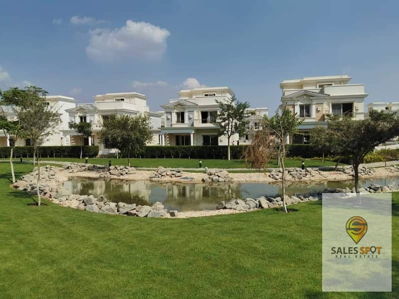 بسعر شقه فيلا garden villa بموقع مميز  وفيو على جاردن وبحيرات فى كمبوند كينجز واى Kings way فى اكتوبر مشروع لماونتن فيو بالتوسعات الشماليه 1