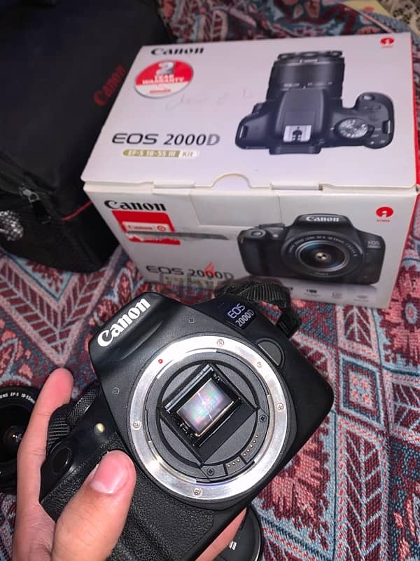 canon D2000 1